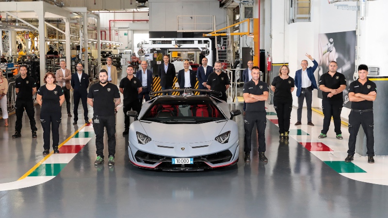Lamborghini Aventador llega a 10.000 unidades