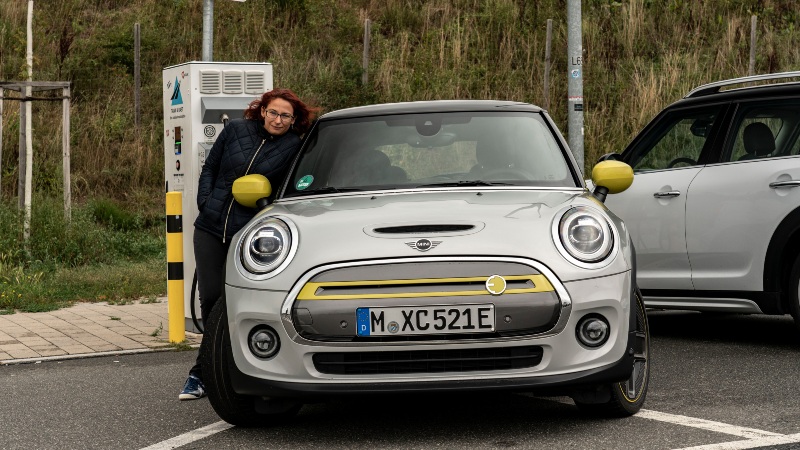 MINI y la poderosa magia de las mujeres