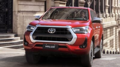 Toyota hace llamado de urgencia a sus clientes