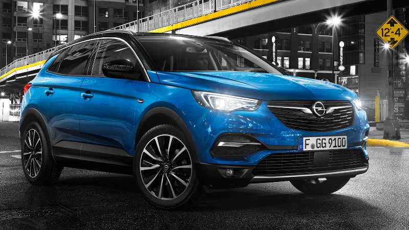 Opel pone primera en Colombia con “Abajo el muro”