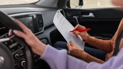 ¿Ya renovó su licencia de conducción?: Evite las multas