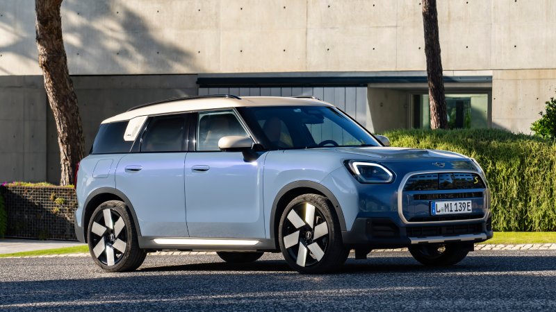 MINI revoluciona la movilidad eléctrica en el Salón de París 2024