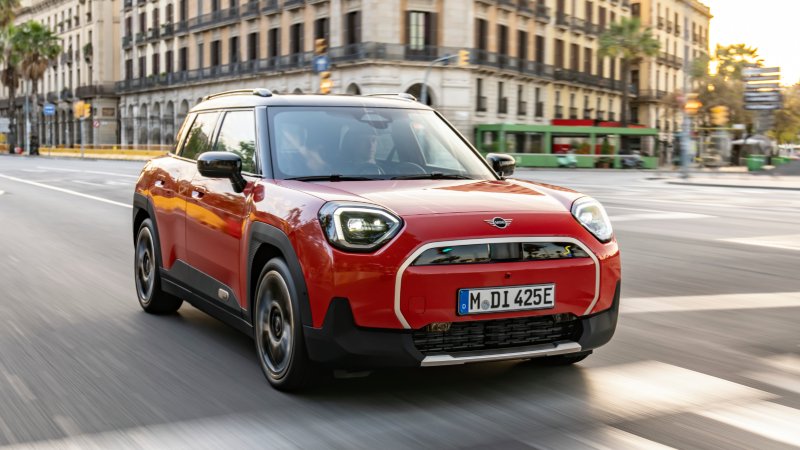 MINI revoluciona la movilidad eléctrica en el Salón de París 2024