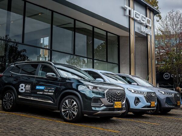 Chery y Grupo Vardí, inauguran vitrinas en Bogotá y Chía