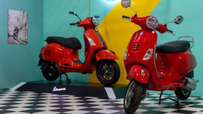 Vespa VXL en el Salón del Automóvil 2024: Homenaje al Jaguar