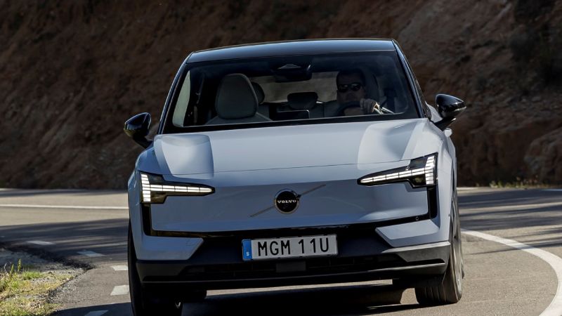 Premios Vía 2025: Volvo EX30, el SUV compacto más seguro
