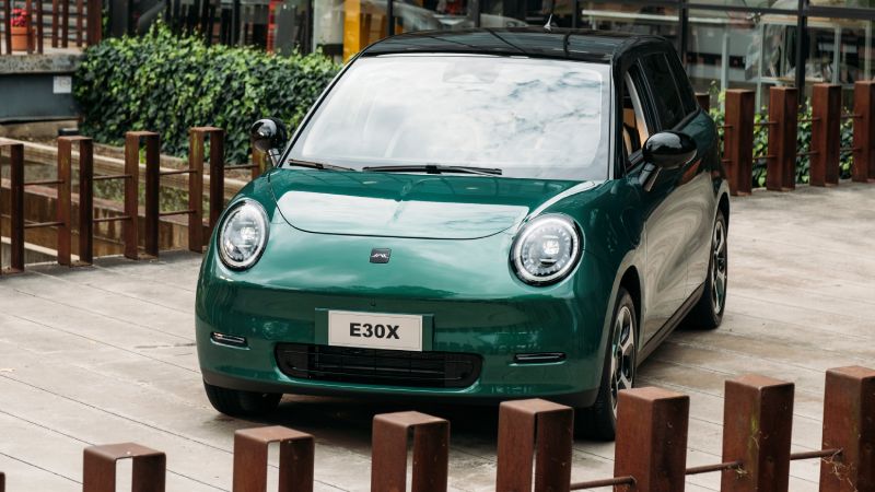 JAC lanza tres carros eléctricos en Colombia desde $69 millones