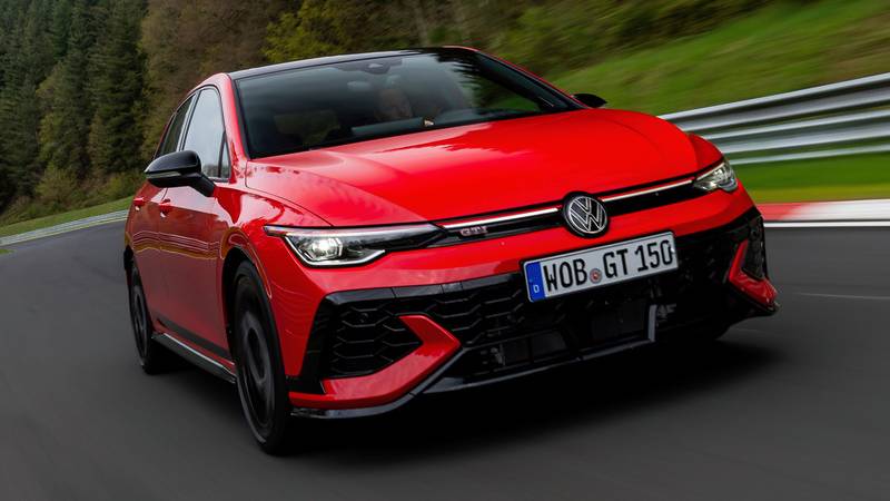 Bridgestone Potenza Race, las llantas del VW Golf GTI Edition 50