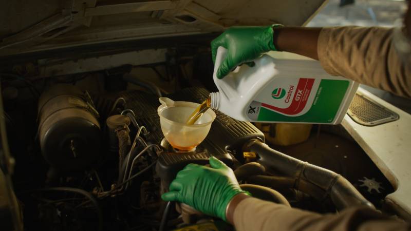 Castrol: ¿Qué significan los números y letras del aceite de motor?