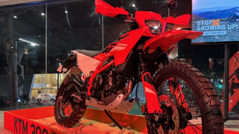 KTM 390 2025: más poder READY TO RACE