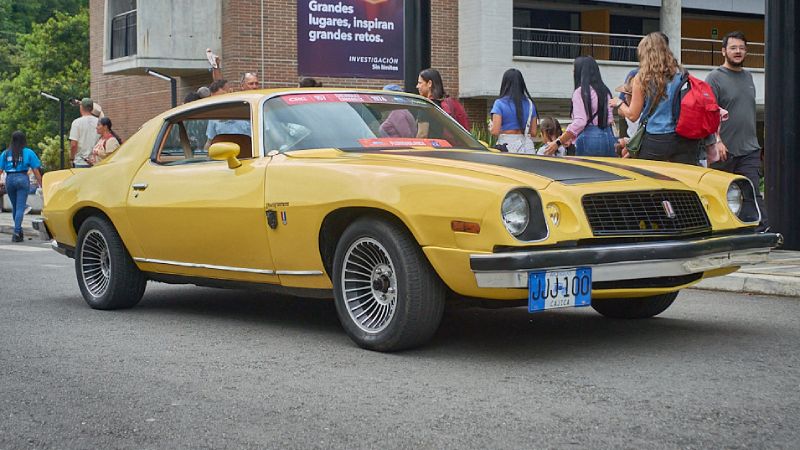 Desfile de Autos Clásicos Medellín 2025: récord histórico