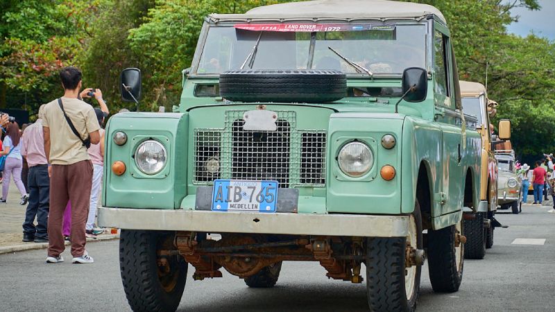 Desfile de Autos Clásicos Medellín 2025: récord histórico