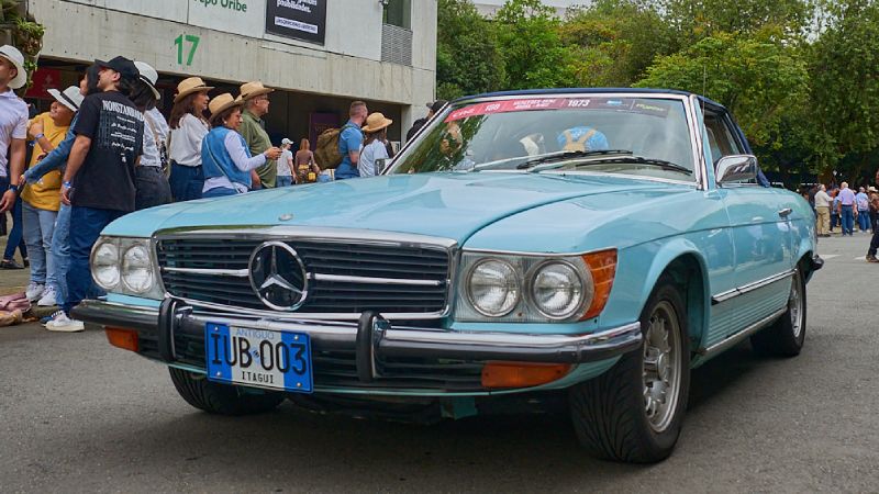 Desfile de Autos Clásicos Medellín 2025: récord histórico