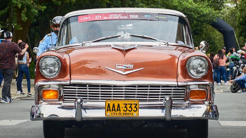 Desfile de Autos Clásicos Medellín 2025: récord histórico