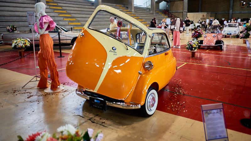 Desfile de Autos Clásicos Medellín 2025: récord histórico