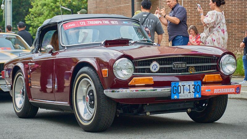 Desfile de Autos Clásicos Medellín 2025: récord histórico