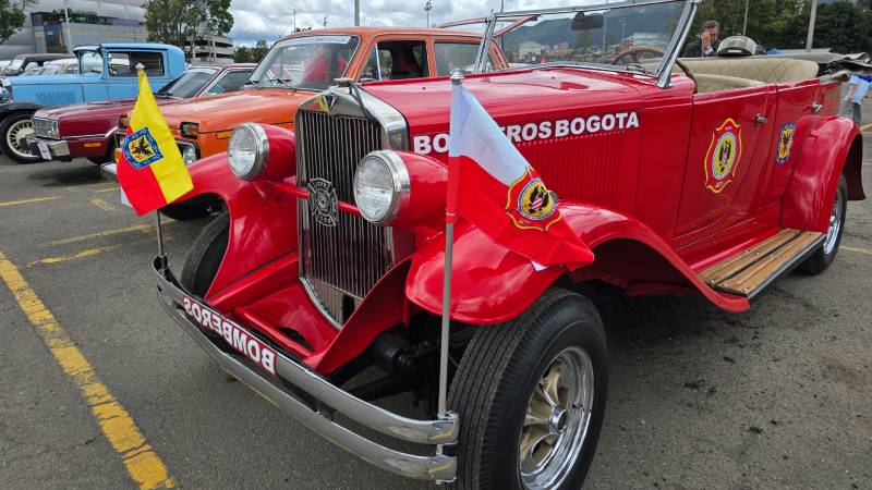 Autos Clásicos y Antiguos 2025: Bogotá celebra su historia sobre ruedas