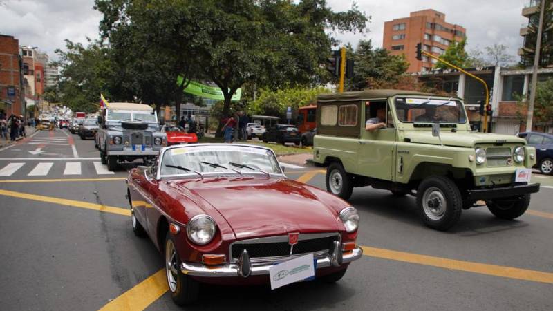 Autos Clásicos y Antiguos 2025: Bogotá celebra su historia sobre ruedas