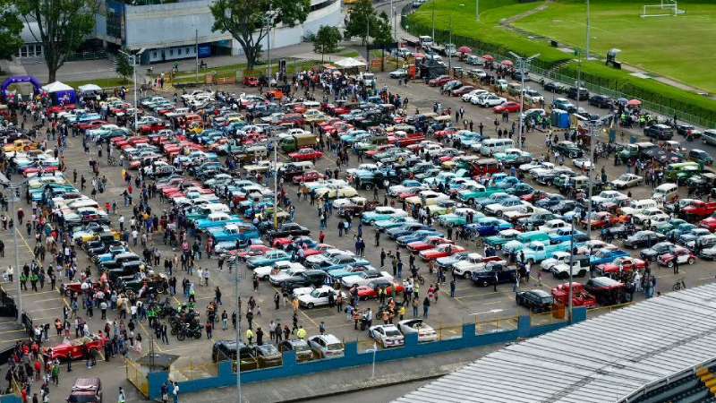 Autos Clásicos y Antiguos 2025: Bogotá celebra su historia sobre ruedas