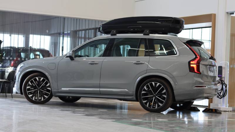 Volvo y Automotores Comagro inauguran vitrina sostenible en Chía