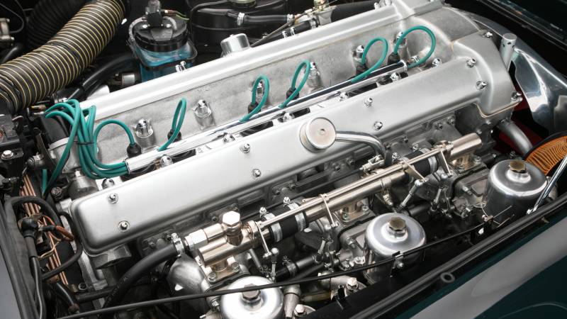Aston Martin DB5: leyenda del cine y de la ingeniería británica