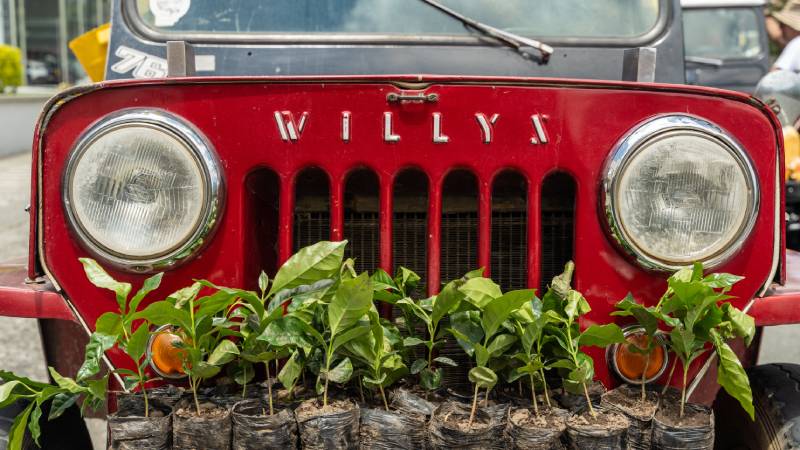 Jeep rinde homenaje al legado del Yipao en el Eje Cafetero con el nuevo Avenger