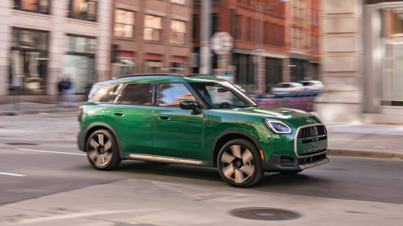 MINI y Paul Smith reafirman su alianza creativa en el Japan Mobility Show 2025