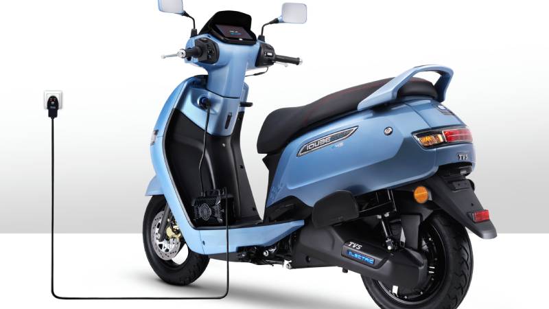 TVS iQube Electric debutó en Expo 2 Ruedas Bogotá 2025