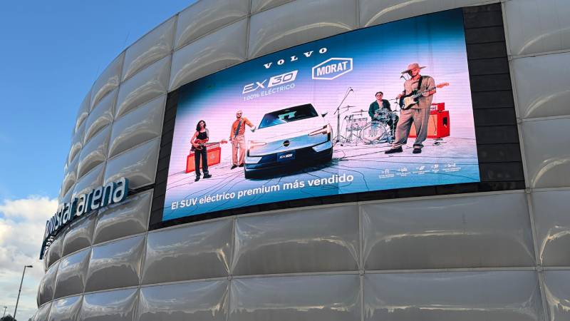 Volvo Cars y Movistar Arena impulsan la electromovilidad en Bogotá