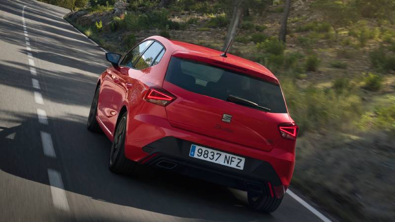 SEAT renueva el Ibiza y el Arona: diseño juvenil, interiores refinados y más tecnología