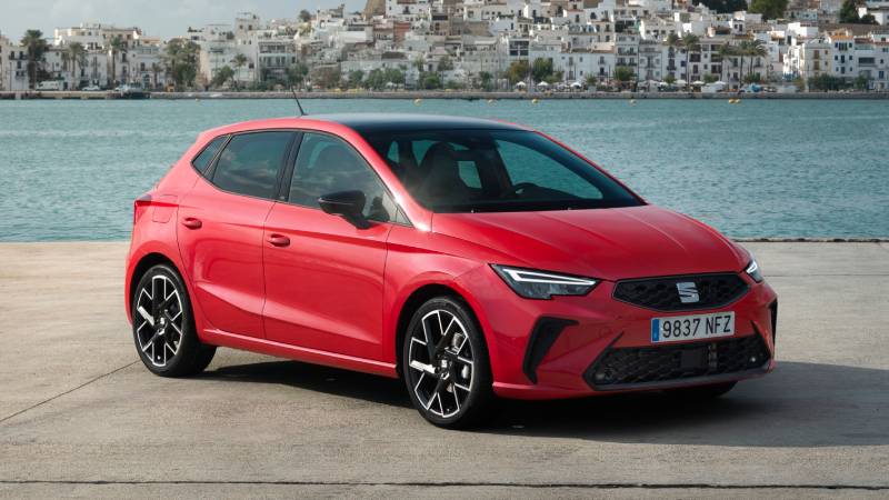 SEAT renueva el Ibiza y el Arona: diseño juvenil, interiores refinados y más tecnología