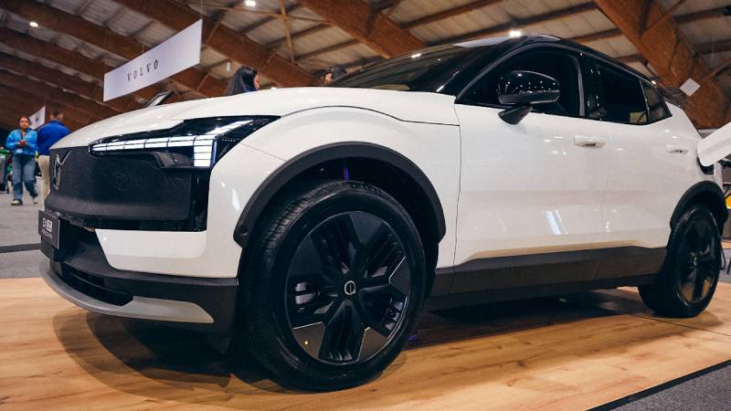 Volvo EX30 Cross Country se presentó en el SIAB 2025