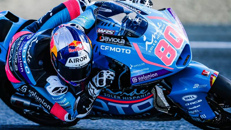 David Alonso y Bon Bon Bum aceleran juntos: la energía colombiana que conquista el Moto2