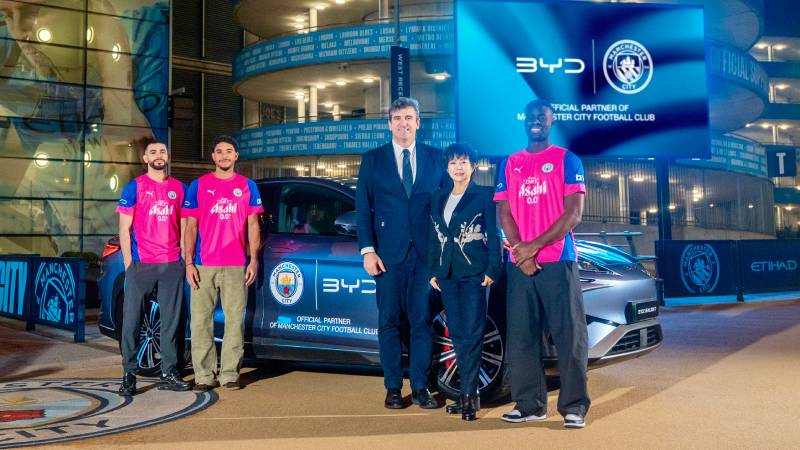 BYD y Manchester City sellan una alianza histórica que une tecnología, fútbol y sostenibilidad global