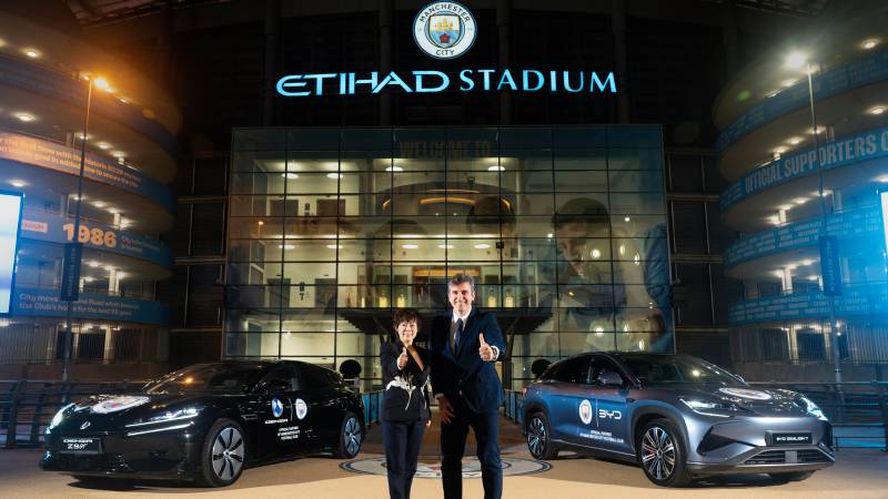 BYD y Manchester City sellan una alianza histórica que une tecnología, fútbol y sostenibilidad global