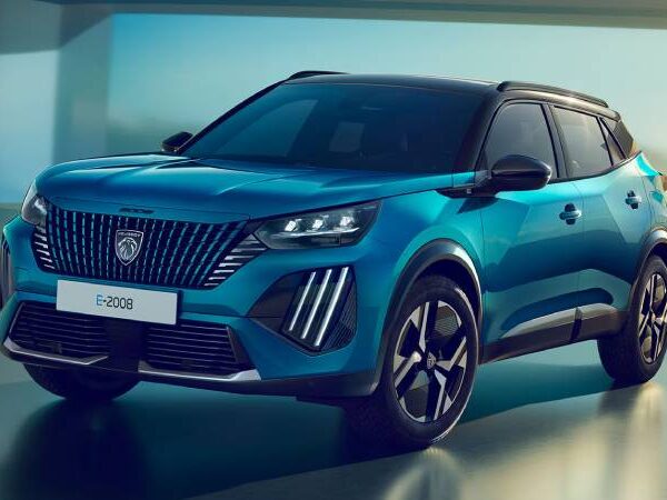 Peugeot E-2008: protagonista del Día sin Carro en Bogotá