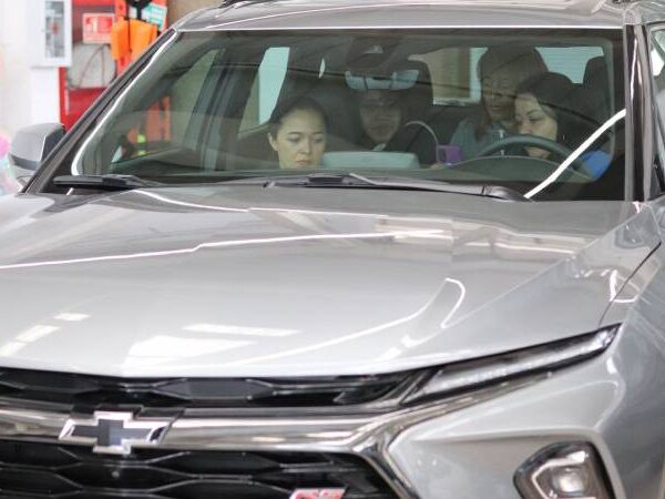 Chevrolet y OnStar: la poderosa tecnología que protege y acompaña a las mujeres al volante en Colombia