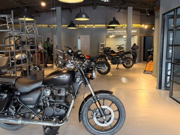 Royal Enfield impulsó su comunidad en Bogotá con la poderosa reapertura de Normandía, Festival de Servicio y Test Ride Experience