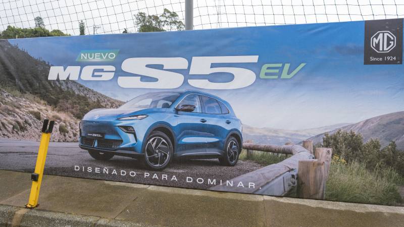 MG Motor Colombia y Atlético Nacional sellan una alianza histórica que revoluciona la movilidad y el fútbol en el país