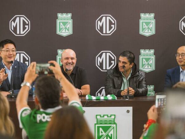 MG Motor Colombia y Atlético Nacional sellan una alianza histórica que revoluciona la movilidad y el fútbol en el país