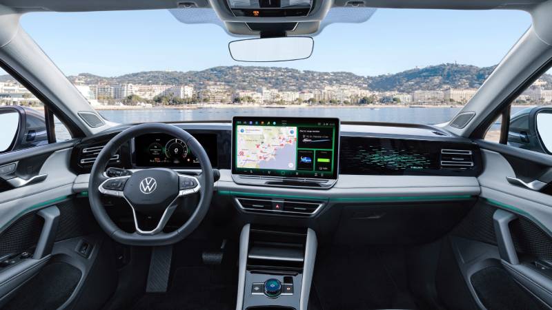 Volkswagen Tiguan MHEV R-Line 2026: así es el nuevo SUV híbrido alemán con IA y lujo premium