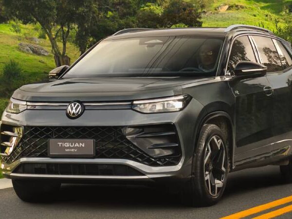 Volkswagen Tiguan MHEV R-Line 2026: así es el nuevo SUV híbrido alemán con IA y lujo premium
