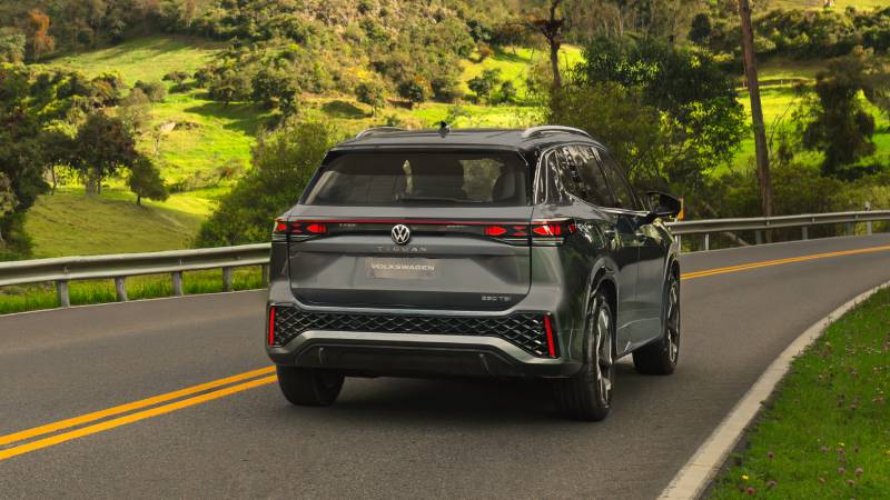 Volkswagen Tiguan MHEV R-Line 2026: así es el nuevo SUV híbrido alemán con IA y lujo premium