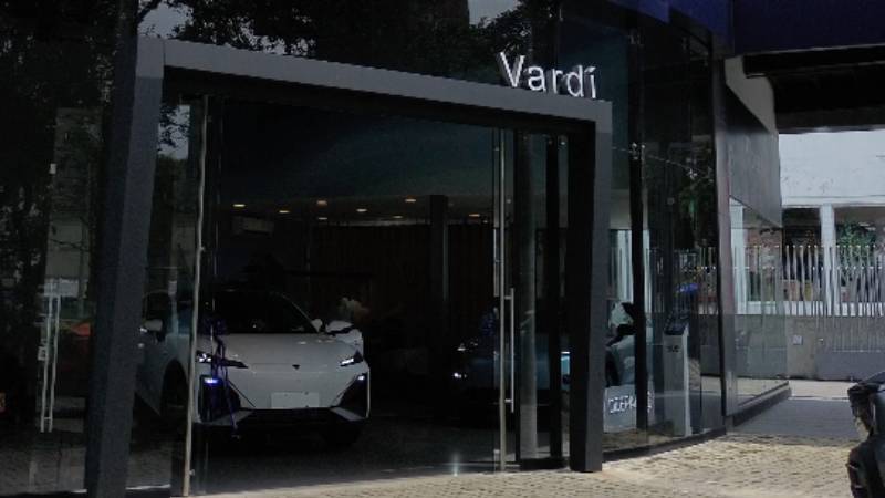 Deepal y Changan apuestan por Antioquia con tecnología híbrida de rango extendido y nueva vitrina en Envigado