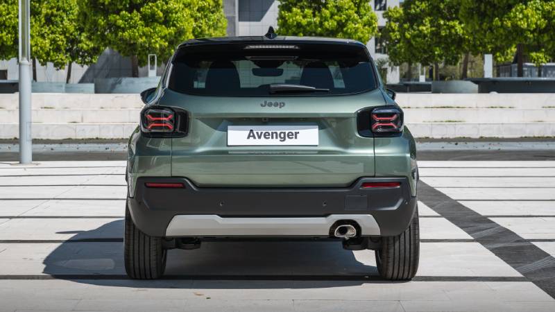 Jeep Avenger E-Hybrid: la poderosa forma de redescubrir Colombia “puebleando” con eficiencia y aventura en 2026