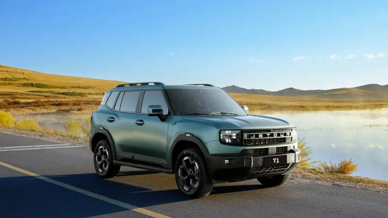 Jetour en Colombia: inaugura su primera vitrina y lanza su increíble SUV híbrido enchufable T1