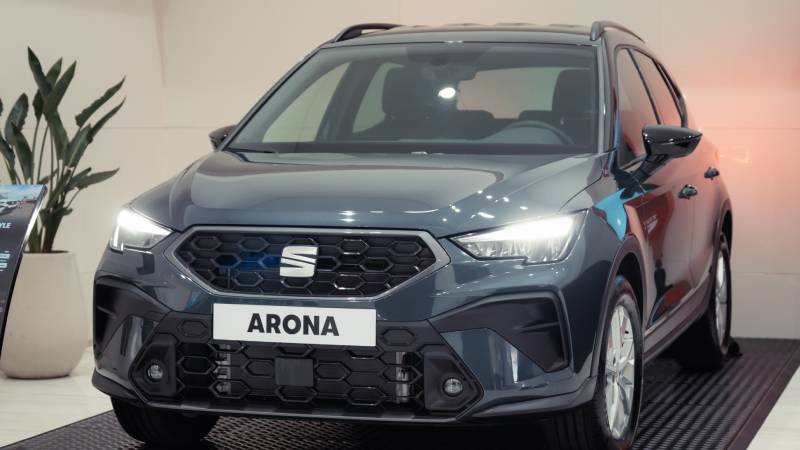 SEAT Ibiza y Arona 2027 llegan renovados a Colombia: diseño, tecnología y precios