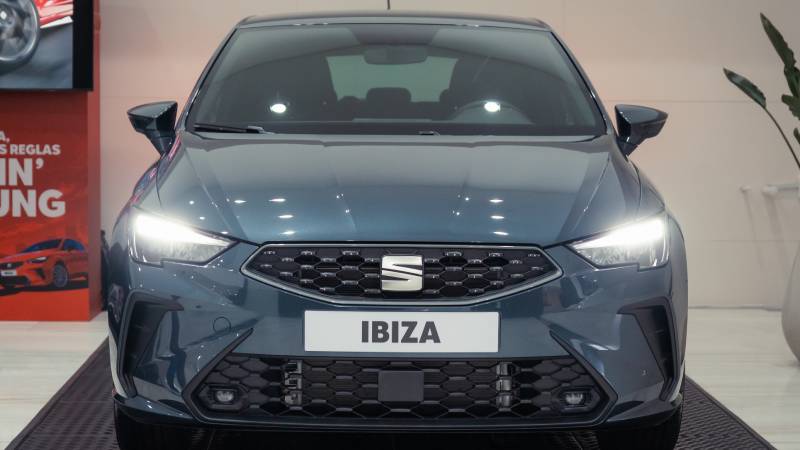 SEAT Ibiza y Arona 2027 llegan renovados a Colombia: diseño, tecnología y precios