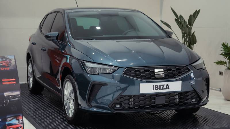 SEAT Ibiza y Arona 2027 llegan renovados a Colombia: diseño, tecnología y precios