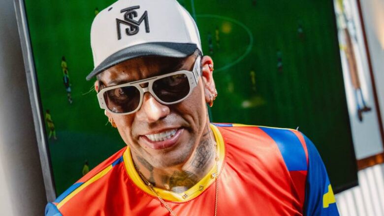 Yango y Dayro Moreno encienden la pasión mundialista de 2026 en Bogotá: la increíble experiencia que conecta fútbol, movilidad y cultura local